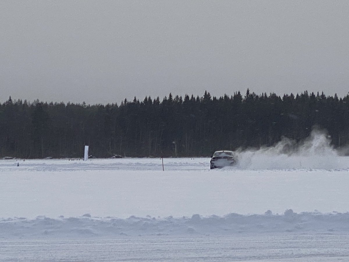 PCvanOranje's tweet photo. #icedrive #BMW #fruedeundfun https://t.co/iCypjlNtw1