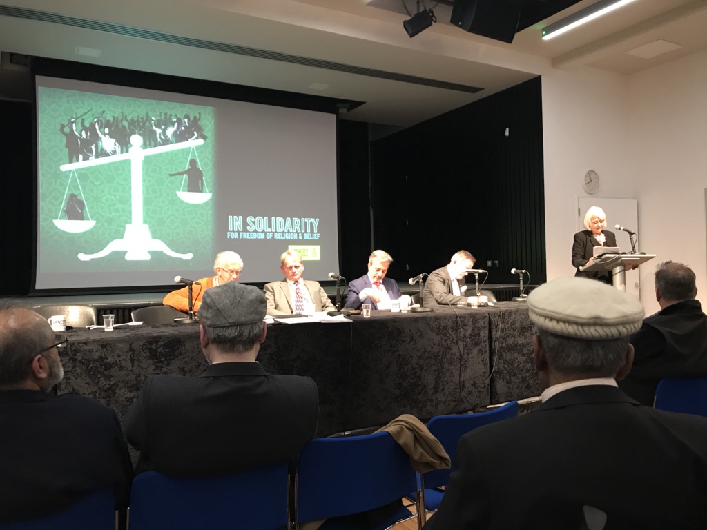 AMA_Tolworth's tweet photo. Discussing persecution of #AhmadiMuslims &amp; impact of #blasphemylaws in #Pakistan hosted by @amnesty &amp; @AhmadiyyaUK https://t.co/VxSB4S2N5P