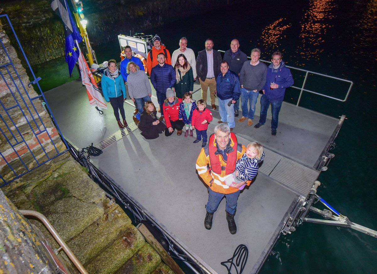WorkFloat's tweet image. Thank you to the 50 odd people who came down to see WorkFloat on Friday night. A lovely relaxed evening with friends, family, funders, investors and people that helped build her. 🙏

 workfloat.co.uk/demo/

#WorkFloat #commercialmarine #pontoon #falmouth #workboat #seawork