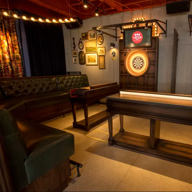Upscale4EVR's tweet photo. WE ALL KNOW that location 📍 is the key to making an event, “YOUR EVENT”. If you can choose a place for your event, WHERE WOULD IT BE? 🎯
. 
.
.
Toast 🍻 to THE BIG day with @flightclubdartsusa's #FlightClubChicago! https://t.co/yWLJ6xE5uW