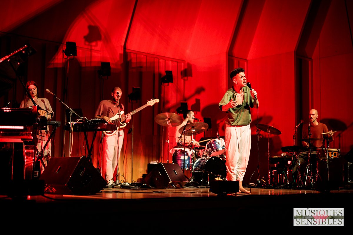 Gràcies per una nit plena de força i estómac. 
@clara_peya #mmss2019 #somsensibles #musiquessensibles

Fotos: <a href="/furalabfoto/">Sergi Paramès</a>