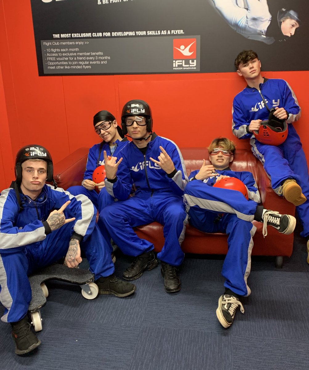 Today us lads all went indoor skydiving 🦸‍♂️ What do you guys think of our new matching outfits? 🤘🏼