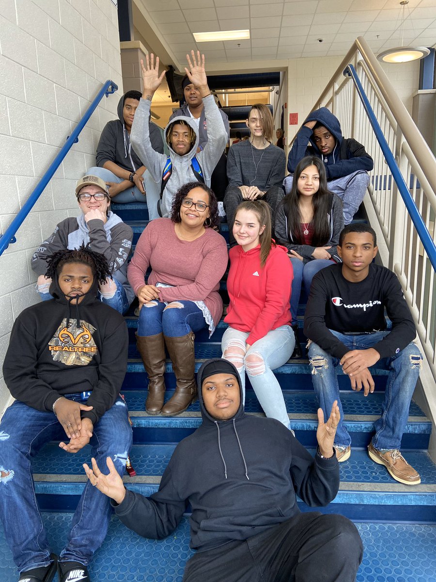 RVA_Crystal's tweet photo. #DeepRootsGreatHeights #DHSEnglish @dhsGenZone https://t.co/oBX3O9zlEy