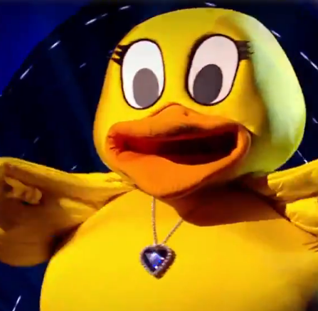 MagnificentMobs's tweet photo. @MaskedSingerUK @MrsSOsbourne @KellyOsbourne DUCK BETTER SING THE SONG FROM TITANIC I SEE THAT NECKLACE https://t.co/WNmEb3aOEl