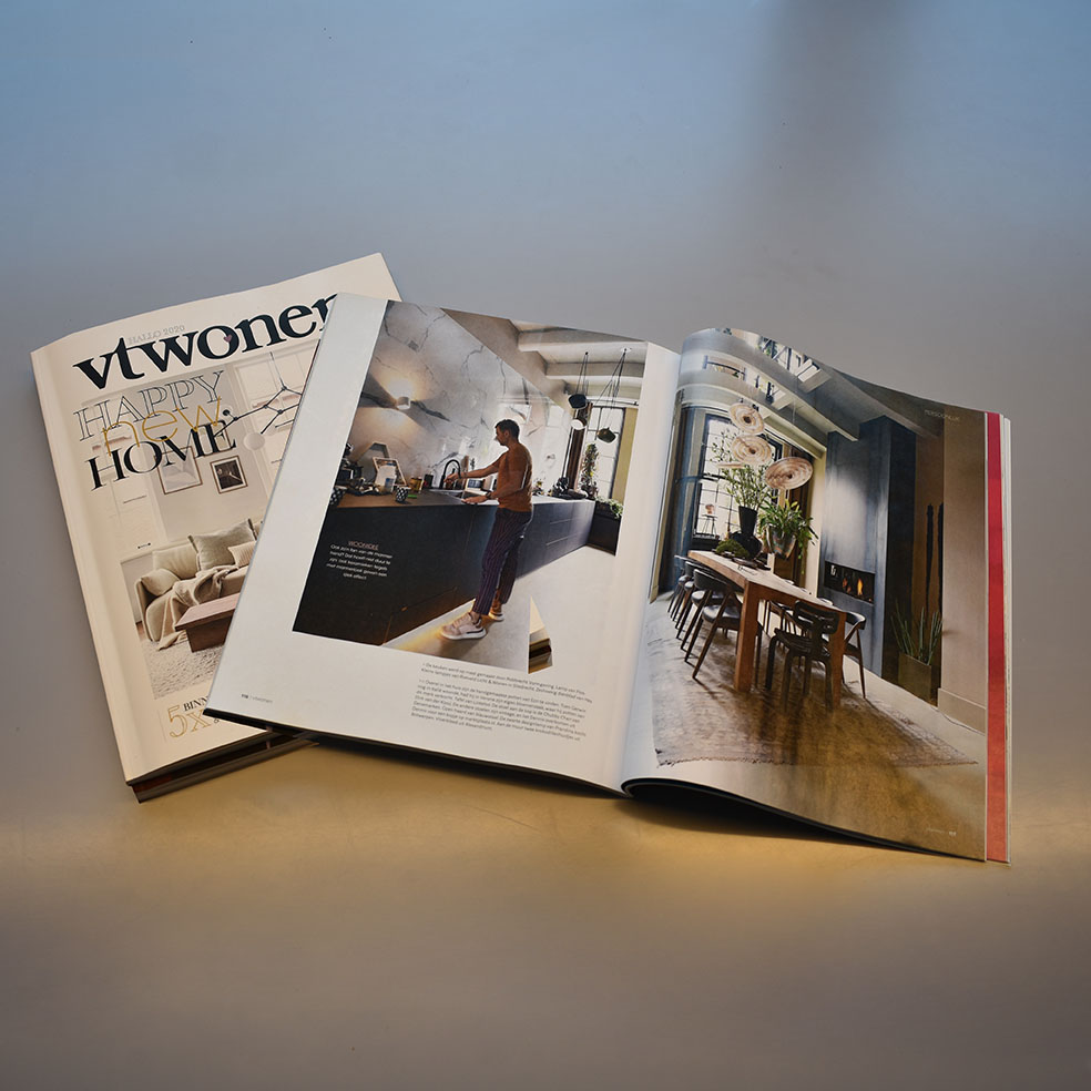RobbrechtMeubel's tweet photo. Een mooie #publicatie in @vtwonen #magazine (pagina 108 tm 121) over een #grachtenpand in #Delft waarvoor wij divers #maatwerkmeubilair hebben geleverd, zoals de #keuken, #bureau en #badkamermeubels. #meubelmaker #Robbrecht #vormgeving #design #opmaatgemaakt https://t.co/VYNarq7vaF