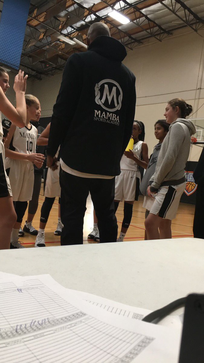 Dre2Niceee's tweet photo. Grateful that I was able to be in the presence of Kobe and Gigi Bryant. That day meant the world to me. I wish I could’ve told him how much he meant to me. I didn’t know him personally but I feel like I lost a family member. R.I.P to a legend and my hero. https://t.co/yoxP7mwz50