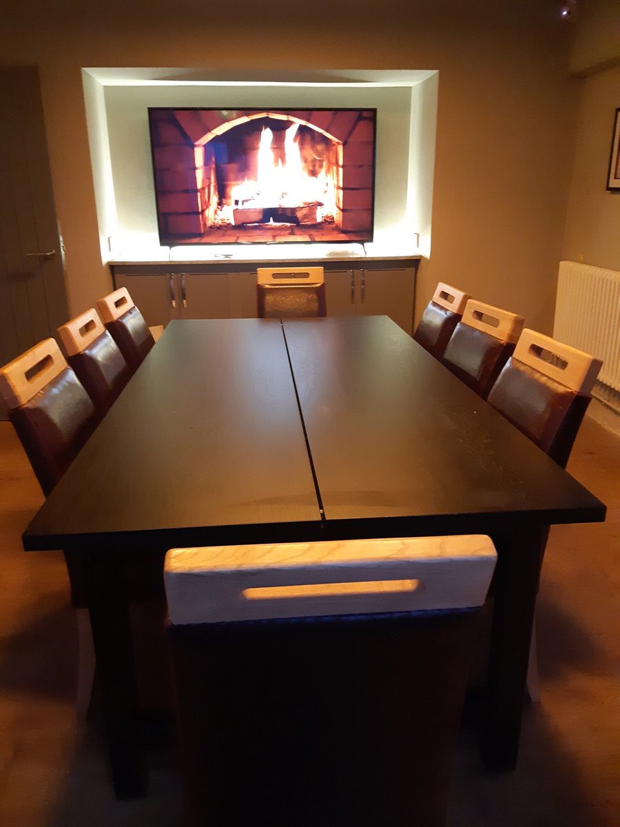 Our private dining room is ready...seating up to 12 for a private dining experience. To enquire give us a call! #wales #pub #localbusiness #privatedining #cardiff #stathan #ValeOfGlamorgan #foodanddrink