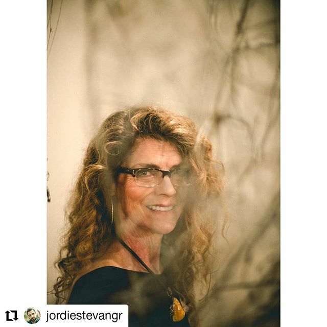 KathrynHartArt's tweet photo. Thank you Jordi for such a wonderful image from the photo shoot of the exhibition! #Repost @jordiestevangr
• • • • • •
Sala Coll Alas
Kathryn Hart through her work 'The Other Voice'. Portrait #1
#photography #photo #streetphotography #streetsty… https://t.co/bW0IXbpp5D https://t.co/jJV9zJPXHF