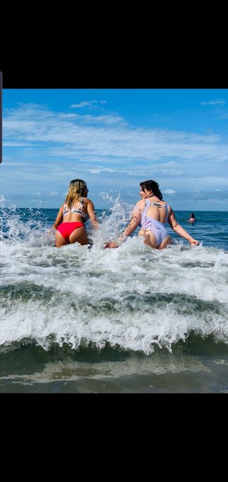 Pasandola rico con @DaanielaCali  @Cam4_ES @Cam4_FR  @Cam4_IT https://t.co/jqXJXxL5Xl<a class="tags" target="_blank" title="On Twitter" href="/?out=eyJ0eXAiOiJKV1QiLCJhbGciOiJIUzUxMiJ9.eyJpYXQiOjE3MTk4MDc2NzQsImlzcyI6InR3cG9ybnN0YXJzLmNvbSIsIm5iZiI6MTcxOTgwNzY3NCwiZXhwIjoxNzUxMzQzNjc0LCJyZWRpcmVjdF91cmwiOiJodHRwczovL3R3aXR0ZXIuY29tL0RhYW5pZWxhQ2FsaSJ9.az3mCBOANMfzC8KNsJL4kYpZNVW-ASjZ-tweS2dqMReYB0QmxVUmSliWsnXWzn6EZWk6saTG2oTbHhe1UckDog">@DaanielaCali</a><a class="tags" target="_blank" title="On Twitter" href="/?out=eyJ0eXAiOiJKV1QiLCJhbGciOiJIUzUxMiJ9.eyJpYXQiOjE3MTk4MDc2NzQsImlzcyI6InR3cG9ybnN0YXJzLmNvbSIsIm5iZiI6MTcxOTgwNzY3NCwiZXhwIjoxNzUxMzQzNjc0LCJyZWRpcmVjdF91cmwiOiJodHRwczovL3R3aXR0ZXIuY29tL0NhbTRfRVMifQ.ksYfFHWgvzV1Wu-ra6o4v6ndYwARTJW_oLSV4hkisjj_mR_86K1htGv3qEdI17n_uBxx2n2vGxg5KSpjYQNt7w">@Cam4_ES</a><a class="tags" target="_blank" title="On Twitter" href="/?out=eyJ0eXAiOiJKV1QiLCJhbGciOiJIUzUxMiJ9.eyJpYXQiOjE3MTk4MDc2NzQsImlzcyI6InR3cG9ybnN0YXJzLmNvbSIsIm5iZiI6MTcxOTgwNzY3NCwiZXhwIjoxNzUxMzQzNjc0LCJyZWRpcmVjdF91cmwiOiJodHRwczovL3R3aXR0ZXIuY29tL0NhbTRfRlIifQ.SKRE-a08ikpq9BUuFWcjfuPooqtOP50IdtMzYzyk51EXBXNVBLkhASBwLjvLUR1tY8APRvZ1rMg9UkyVJpso8w">@Cam4_FR</a>