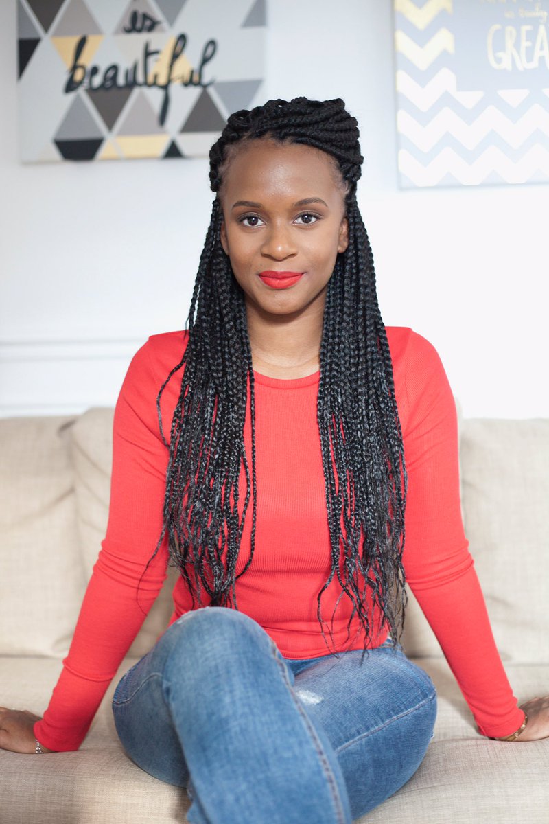 Le Prix de la Beauté connectée est remis à @RebeccaCathline, créatrice de l’application Ma Coiffeuse Afro, qui permet aux femmes aux cheveux frisés ou crépus de réserver un coiffeur expert à domicile. #PEB2020