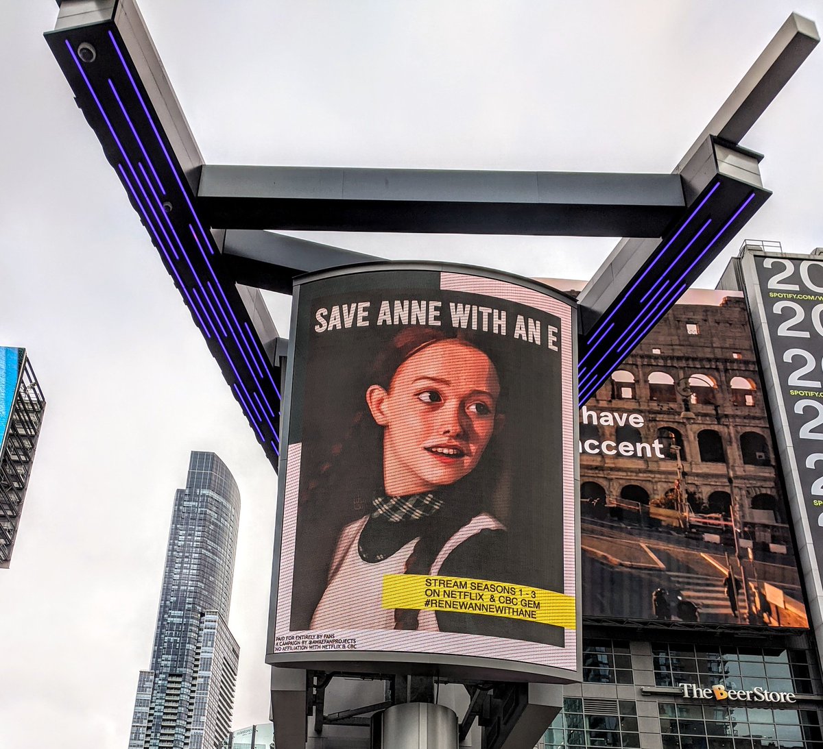 awaeangels's tweet photo. BROTA NO #awaebillboard PRO  DESESPERO DOS HATERS https://t.co/9yRI2UfDk7