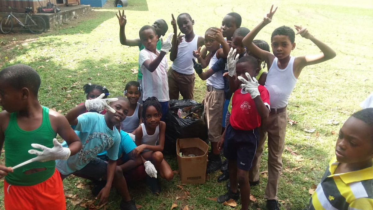 mohnerha's tweet photo. National Dengue Clean Up in Schools on January 24, 2020: Sea Side Primary School in Portland.
@themohwgovjm @christufton #denguecleanup @mmalmf https://t.co/syiNwiUhx3