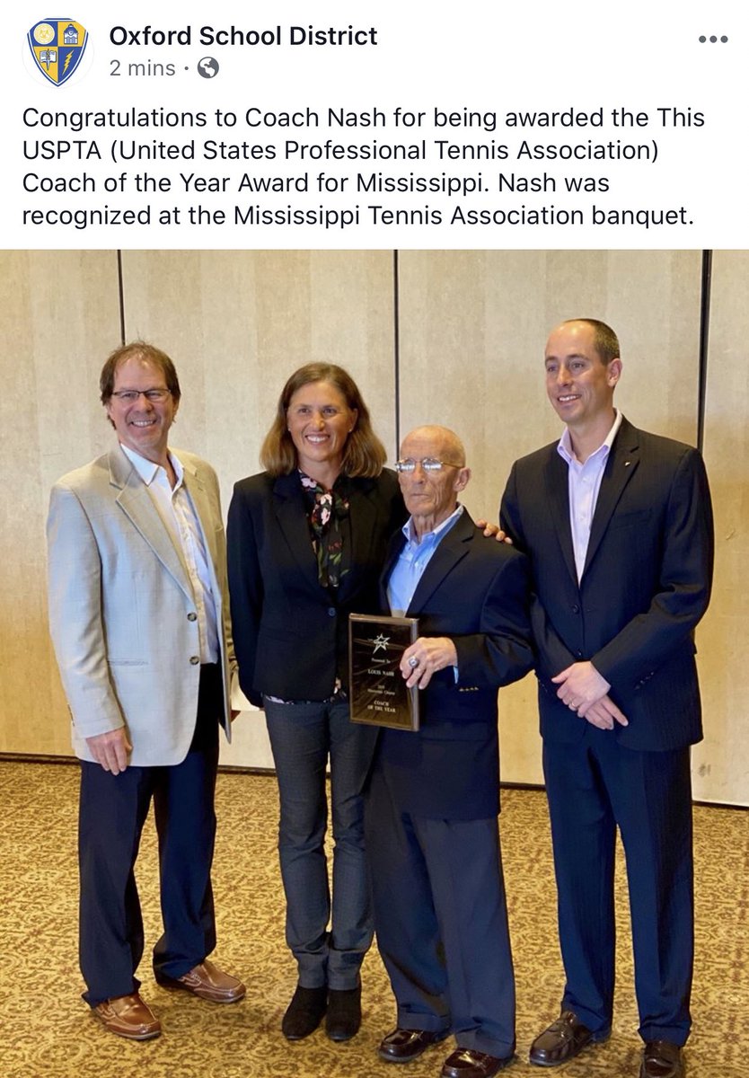 OxfordHS_Tennis's tweet photo. CONGRATS to #theman #tenniscoachoftheyear 💙⚡️🎾@LouisNash9 https://t.co/iNCcWDSCcD