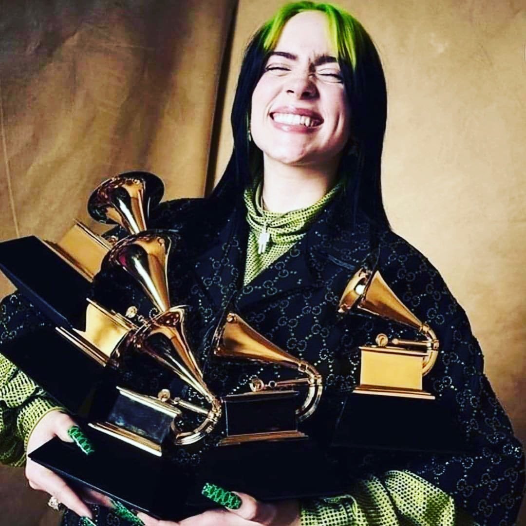 HeadlinerHub's tweet photo. This is the face we'd pull too if we'd won five Grammy Awards. 🏆🏆🏆🏆🏆 Congratulations @billieeilish! 🎶
#billieeilish #GRAMMYs #grammyawards #musicnews #headlinermagazine #headlinerhub #watchlearncreate #bestnewartist https://t.co/F4rnyAl4jm