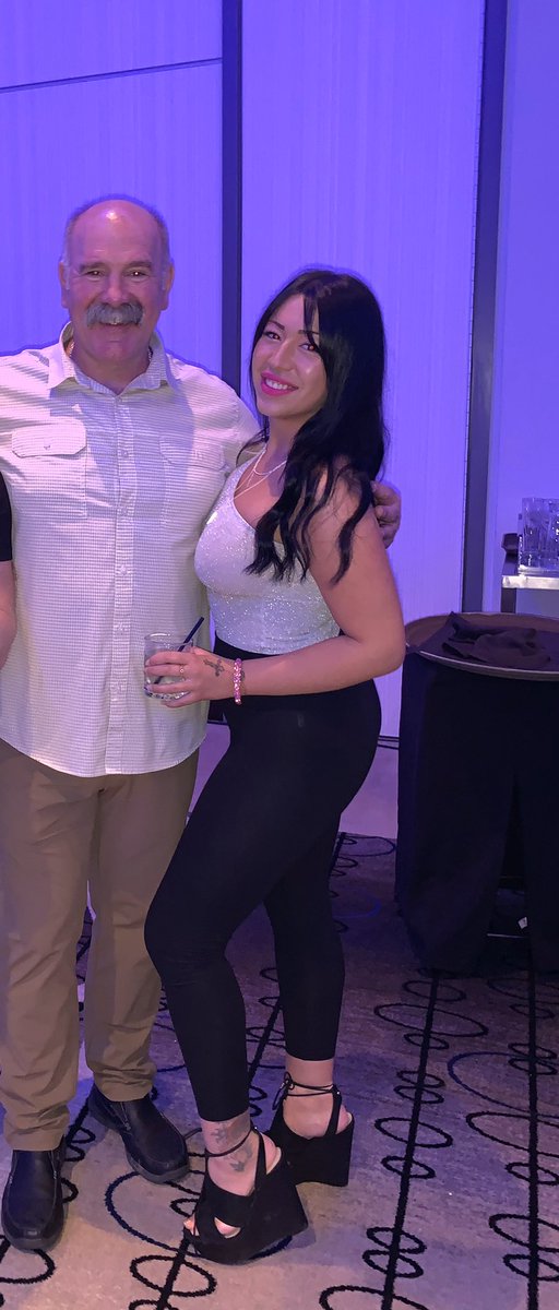 cristinaisloca's tweet photo. #canucks #canucksautismnetwork #charityevent #babych #fundraising #vancouver #BritishColumbia 💕 https://t.co/1YbCvacLmm