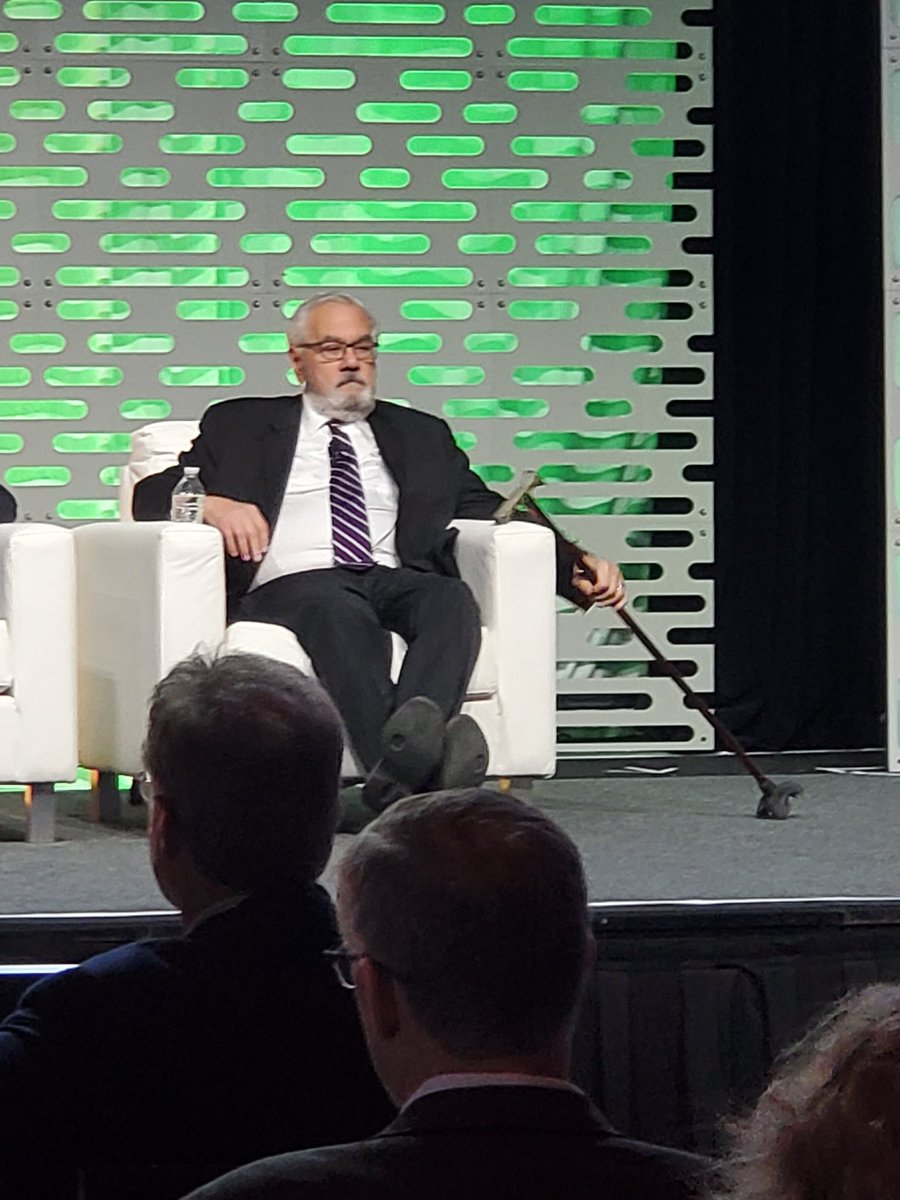 Larry_Medin's tweet photo. "The Power of Inclusion &amp; Equality." Great to see @BarneyFrank2010 at #InsideETFs to discuss the LGBTQ. @Brandometry1 #ETFs #brandvaluematters @arrofincomm https://t.co/6b0RerxwVS