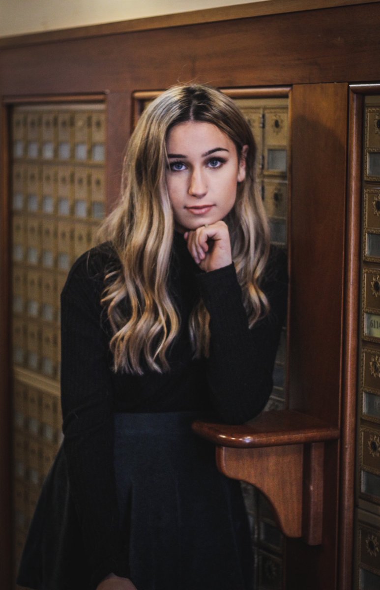 DeniseCarterPCB's tweet image. Just a few of Kierstyn’s senior pictures! I am one blessed Mama! She’s going to thrive in Colorado!🤍 #almost18