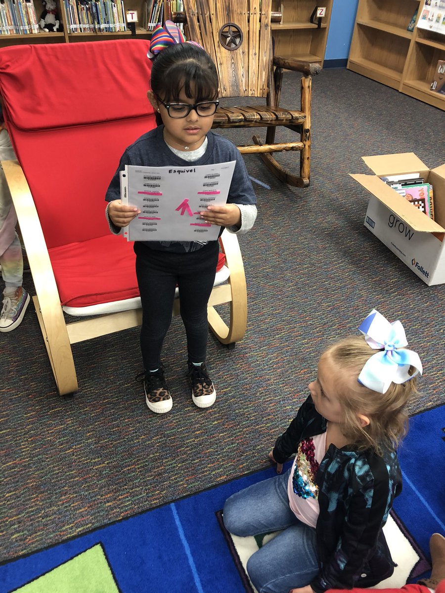 Fields_Library's tweet photo. Today I had the honor of having one of my Kinder cuties be Librarian for the Day. Miss R bid to be me during our Fall Fest auction and won but honestly I was the lucky one. @NISDFields @NISDLib #FieldsLegends #futurelibrarian https://t.co/4b6TsMJe0h