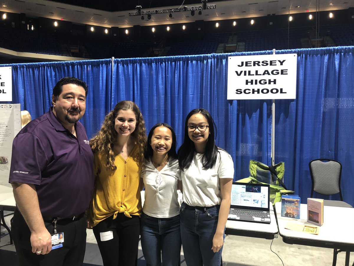 emlilmommy's tweet photo. @CyFairISD #horizonsshowcase thank You @tsepulveda for chatting with the girls tonight! @jvhsprincipal @JerseyVillageHS @CFISDAAcademics https://t.co/sIqsAth8rD