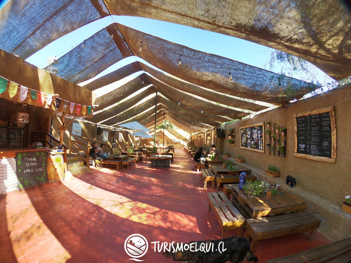 Para estos dias de calor en el Valle del Elqui. Una picada segura es ir a la <a href="/CervezaGuayacan/">Cerveza Guayacan</a> en la localidad de Diaguitas. Ubicada a 5kms aprox de Vicuña
.
Como Llegar, que hacer 👇
+info: turismoelqui.cl/cerveceria-gua…
.
#ceveceriaguayacan #cervezaguayacan #Diaguitas #ValledelElqui