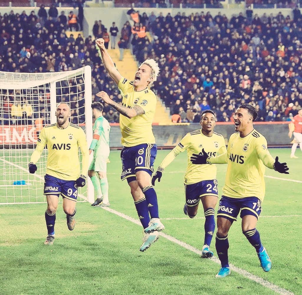 NSmac's tweet photo. #BizNisandaŞampiyonuz
#HEDEF29 ����💛😍 https://t.co/pCYnc86aia