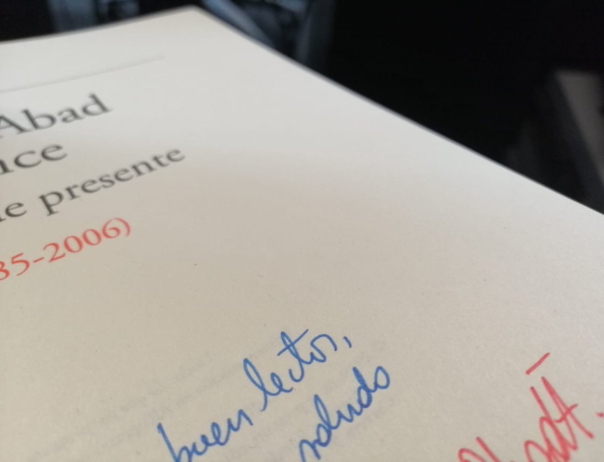 Pelicolombianas's tweet photo. SORTEO📚 Esta edición autografiada de #LoQueFuePresente de Héctor Abad Faciolince puede ser tuya.

Para participar solo tienes que:

Seguir a @Pelicolombianas y a @MegustaleerCo 
Dar ❤ y RT a esta foto
Nombrar con #MeGustaLeer a esa persona que también le gustaría leerlo 
Solo🇨🇴 https://t.co/80ObFMmq34