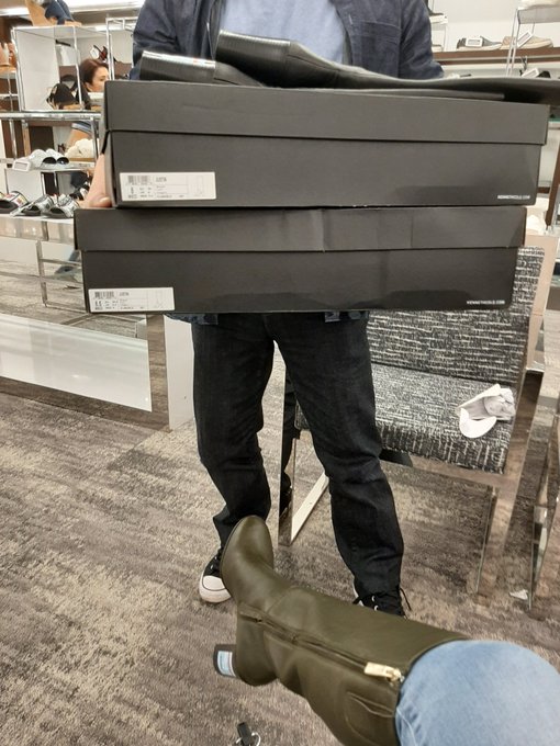 When 1 pair of boots just won't do😁 https://t.co/uurX9iBEqK<a href="/tag/momcomesfirst"class="tags"><span>#momcomesfirst</span></a>