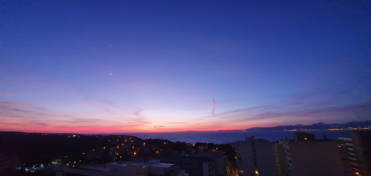 Marita_Mia's tweet photo. Atardecer con vistas así😍
https://t.co/JNpWxBqt4E
📷 #ByMíaSoare #NoFilterNeeded #ViewFromTheTenthFloor #TheBeautyOfNature #LeftMeSpeechless https://t.co/ZztnmqZRVs