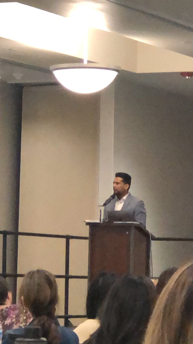MilliganTammy's tweet photo. Dr. Victor Rios
#TCequity
What is the difference between equity and equality? https://t.co/TOFHgN2mS4