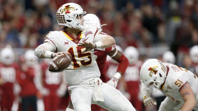 IsaiaGlass's tweet photo. After to talking to @ISUMattCampbell and @CoachJGordo I’m blessed to say I received an offer from Iowa State University. I would like to thank the staff and coaches for giving me this opportunity! #CyclONEnation https://t.co/pDMgBARv9F