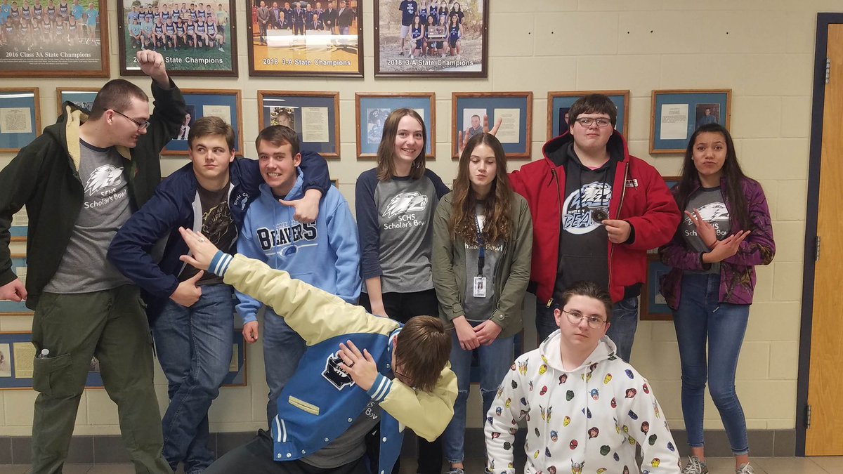 schs_s's tweet photo. From last week's home meet. My whole team in one picture (Kai and Clare pointed out they are in the picture twice). My varsity team finished third after tieing with Hugoton.
@SCHSBeavers 
@payitforwardSC_ https://t.co/tbumCH9C5s