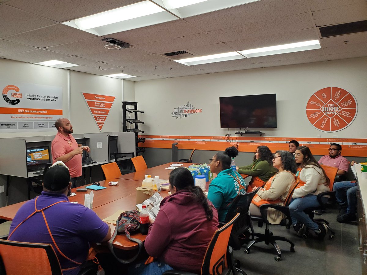 TeddiFoster's tweet photo. SAW day 1!Thanks to Eric from Kirsh... Awesome PK!!! Looking forward to a great week in services. https://t.co/XSjOyKtsmn