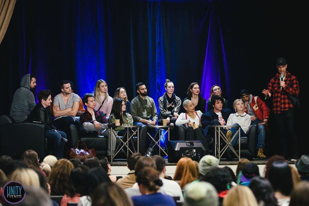 TMI_Uruguay's tweet photo. #UnityDays4 w @LolaFlanery and the #The100 cast 😊 #The100Fam
@Sachin_Sahel @SHANNONKOOK @RichardSHarmon @tasyateles @ChelseyReist @harmon_jess @TatsBGats @WildpipM @MisElizaJane @JarodJoseph @UnityEventsCA @cwthe100
#ShadowFam https://t.co/LD9m0TQ1mc