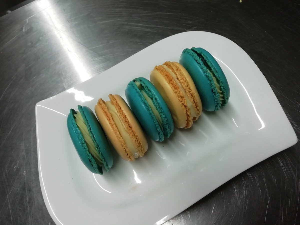 RuthDoherty8's tweet photo. SERC  Bakery and Patisserie students were making macaroons for the 1st time today. Amazing results from the Robot coupe Cook machine. A fine almond and sugar and a beautiful smooth ganache filling. Industry techniques using the best of products #betteroffatserc @robotcoupeirel1 https://t.co/KVvk2CFZRN