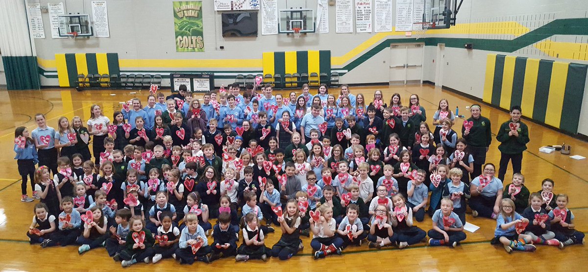 Juliefs77's tweet photo. St. Catherine students celebrated our community today by making suncatchers for the residents of local nursing homes. We hope to make someone else's day just a little bit brighter. Happy #CatholicSchoolsWeek2020 https://t.co/zMrQ6TpUru