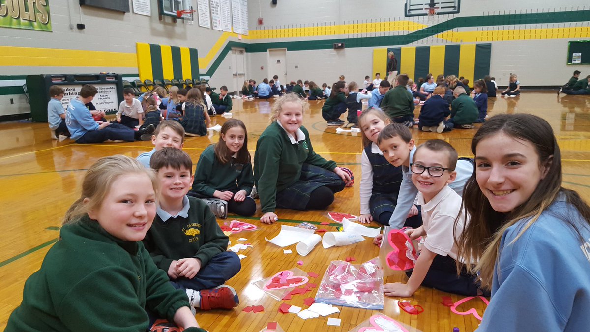 Juliefs77's tweet photo. St. Catherine students celebrated our community today by making suncatchers for the residents of local nursing homes. We hope to make someone else's day just a little bit brighter. Happy #CatholicSchoolsWeek2020 https://t.co/zMrQ6TpUru