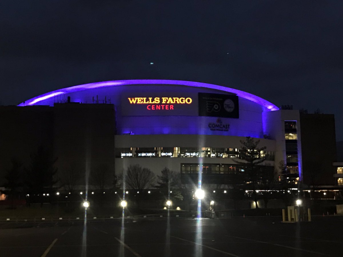 JClarkNBCS's tweet photo. Never thought I would see the Wells Fargo Center lit up purple in Lakers colors

Sixers home and Phillies Citizens Bank Park Liberty Bell lit up for Kobe Bryant

#RIPMamba 🙏🏼 https://t.co/ZmUvCEyHpi