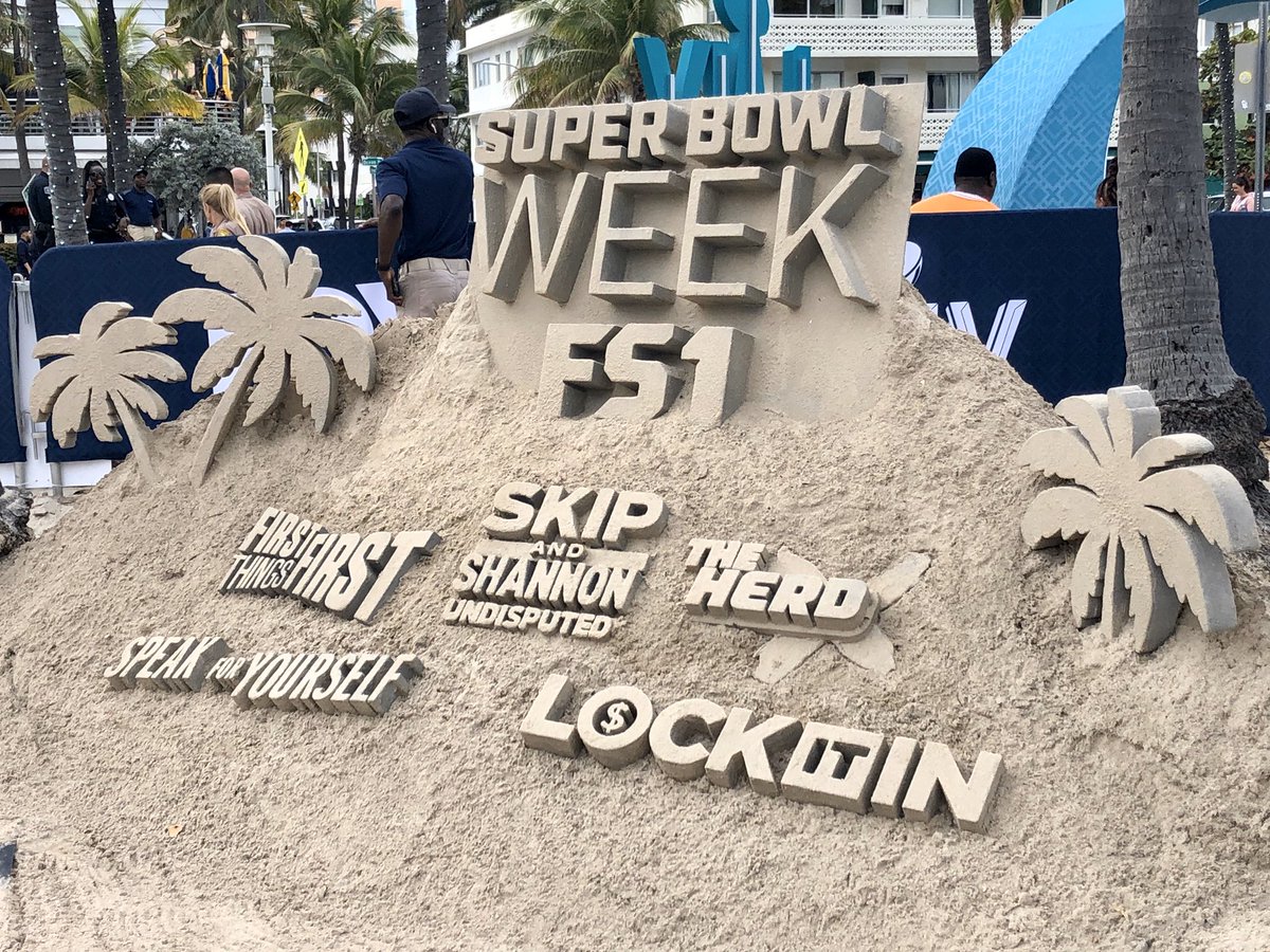 JoeFonzi's tweet photo. The FOX compound has a little something for everybody... https://t.co/kXF7fOISK4