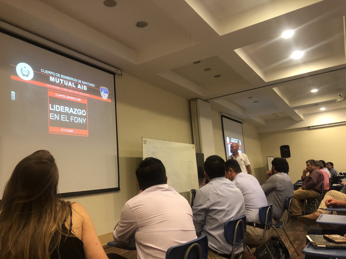 El mando activo de nuestra Compañía participa de la Charla “Liderazgo en el FDNY” dictada en el  Cuartel General del <a href="/cbsantiago/">Cuerpo de Bomberos de Santiago</a> por <a href="/DPSSandman/">Danny Sheridan</a> del <a href="/FDNY/">FDNY</a>
