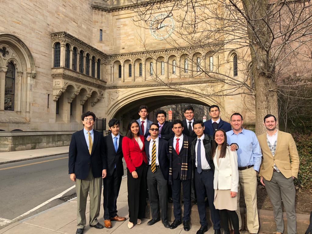 hondudiario's tweet photo. "TE LO CUENTO":Jóvenes hondureños de la Discovery School participan en el encuentro XLVI sobre desarrollo político y económico, diplomacia, seguridad internacional, DDHH y resolución de conflictos, Modelo de las Naciones Unidas en Universidad de Yale,New Haven, Connecticut, EEUU. https://t.co/ebZ25hkdIG