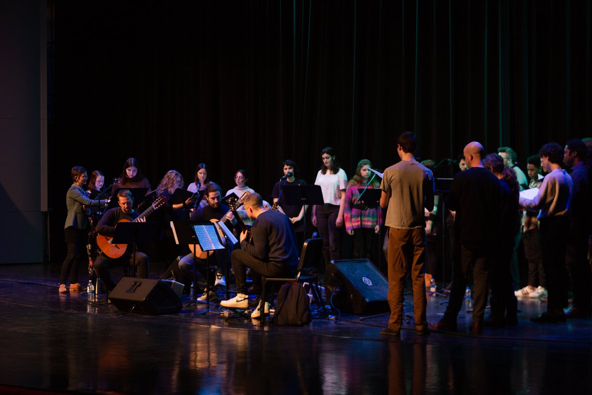 We’re off on a three-college-jaunt with the breathtaking 
<a href="/dublinguitars/">DUBLINGUITARQUARTET</a>: MSU, Middlebury, and Yale!

Here's a shot from a community meeting with them and the wonderful Interlochen Chamber Singers <a href="/InterlochenArts/">Interlochen Center for the Arts</a> last week
