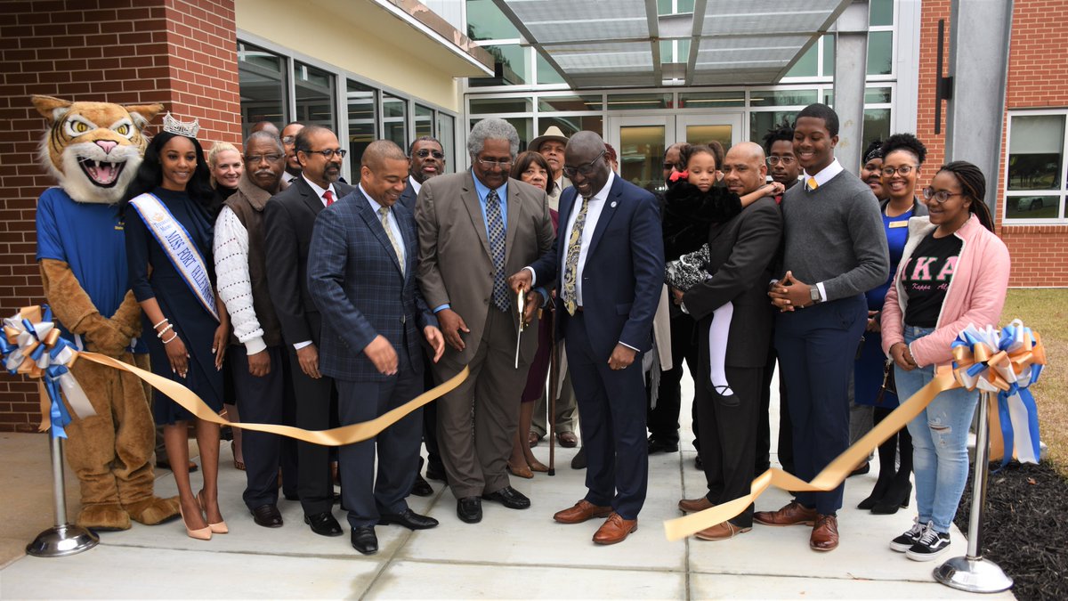 FvsuAg's tweet image. #FVSU leaders, faculty, staff and students gathered this afternoon to celebrate the opening of the renovated Cozy L. Ellison Agricultural Engineering Technological Building. Family of the late Dr. Cozy L. Ellison also joined the celebration. #FVSUag #AgEngineering