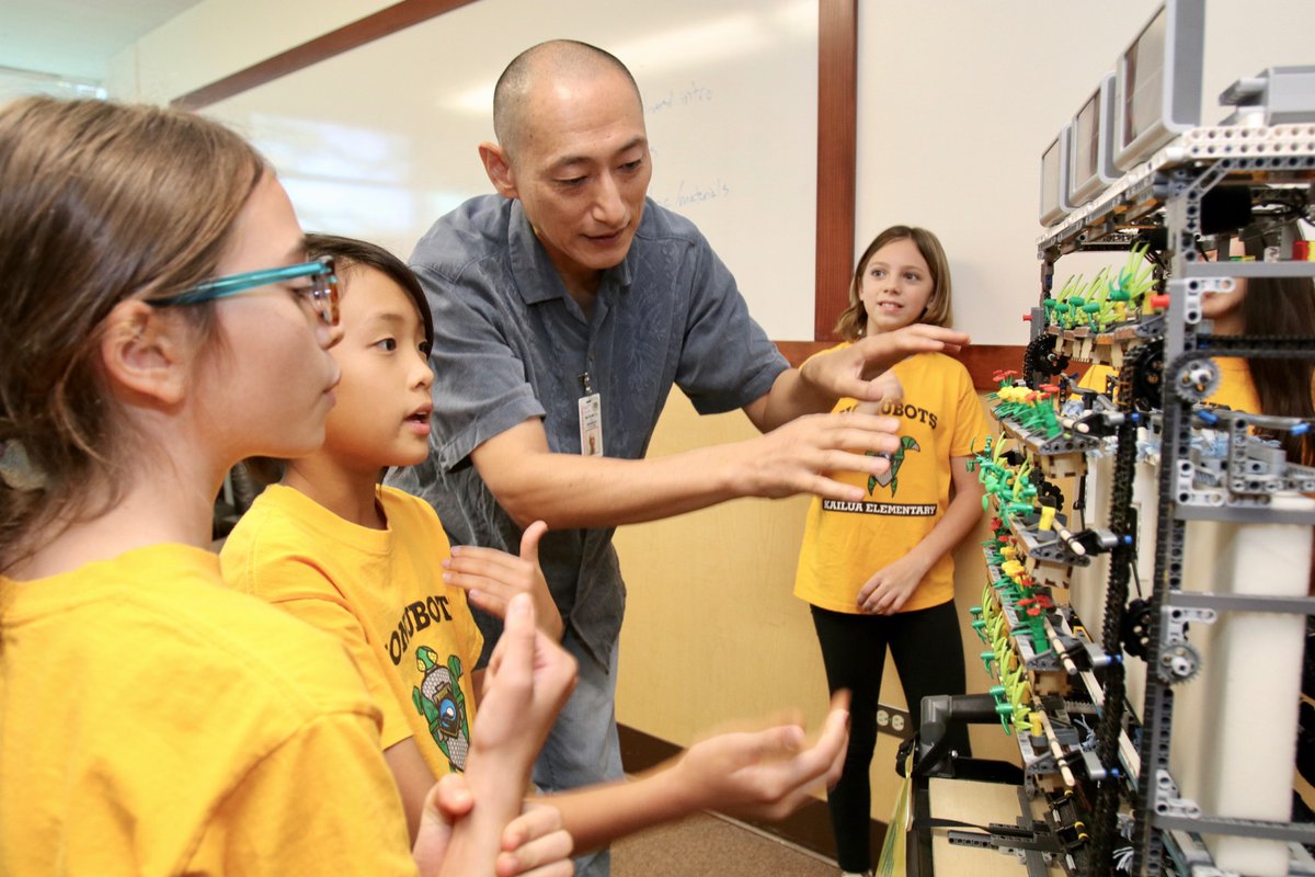 .<a href="/kailuaes/">Kailua Elementary</a> Honubots robotics team pitched their innovative vertical hydroponic garden design to @HIDOE808_DrK. The sustainable design to help cool schools will compete at the <a href="/firstlegoleague/">FIRST LEGO League</a> World Festival in Apr. More at bit.ly/2RNu9U0 #HI4PublicEd #PublicSchoolProud