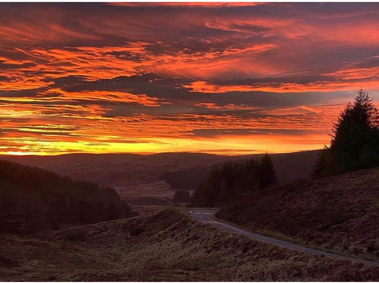 TheCoig's tweet photo. Sunset state of mind 🌅
📍 Isle of Arran #thearran #thecoig
📷 Thanks to @don.p.conway on Instagram for the pic!
Visit our website https://t.co/1hJ3GM72QE to plan your trip and discover sunsets like this ❤️ https://t.co/hmQZLWpmoi