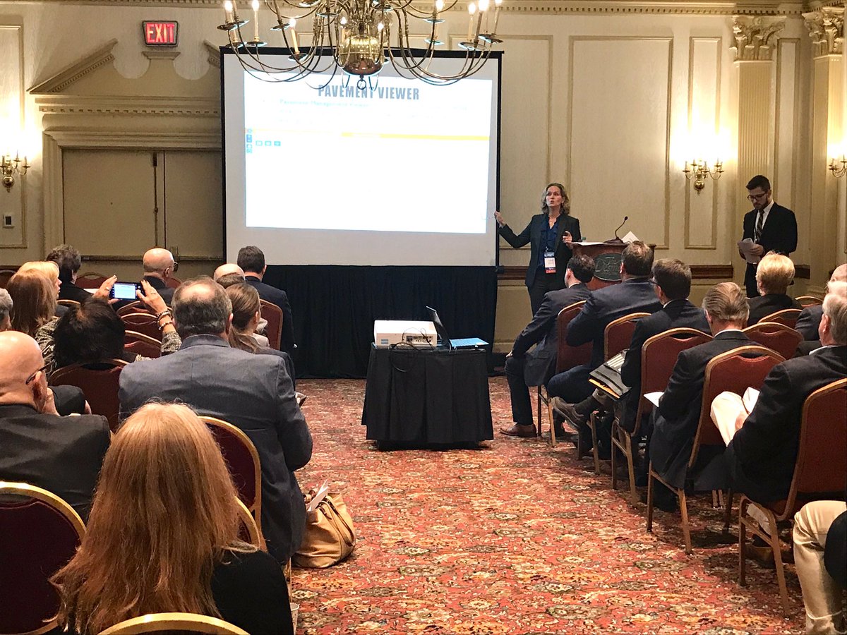 LauraCurran516's tweet image. In Albany today to engage with County officials from across NY on key priorities including fixing bail reform, and strengthening bonds between government and the communities we serve.

#NYSAC2020