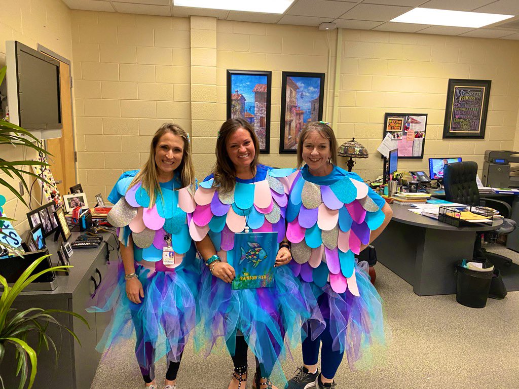 I’ve said enough fish puns today.. I think it’s time to scale back 🤣❕

🌈 🐠 

#FLCelebratesLiteracy #bestschoolinPBC @SPESleader @KristinMenschel @SPES_PTA