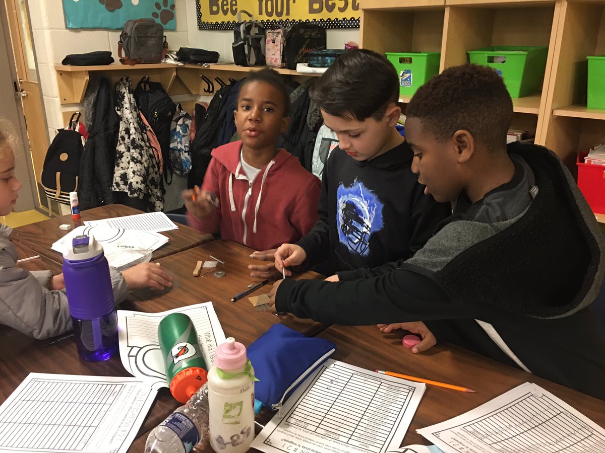 MrsBartley3's tweet photo. #magnets #McDBulldogs #TEAMCSD 4TH grade experiments with magnetism in B25! https://t.co/G3sh5oHElf