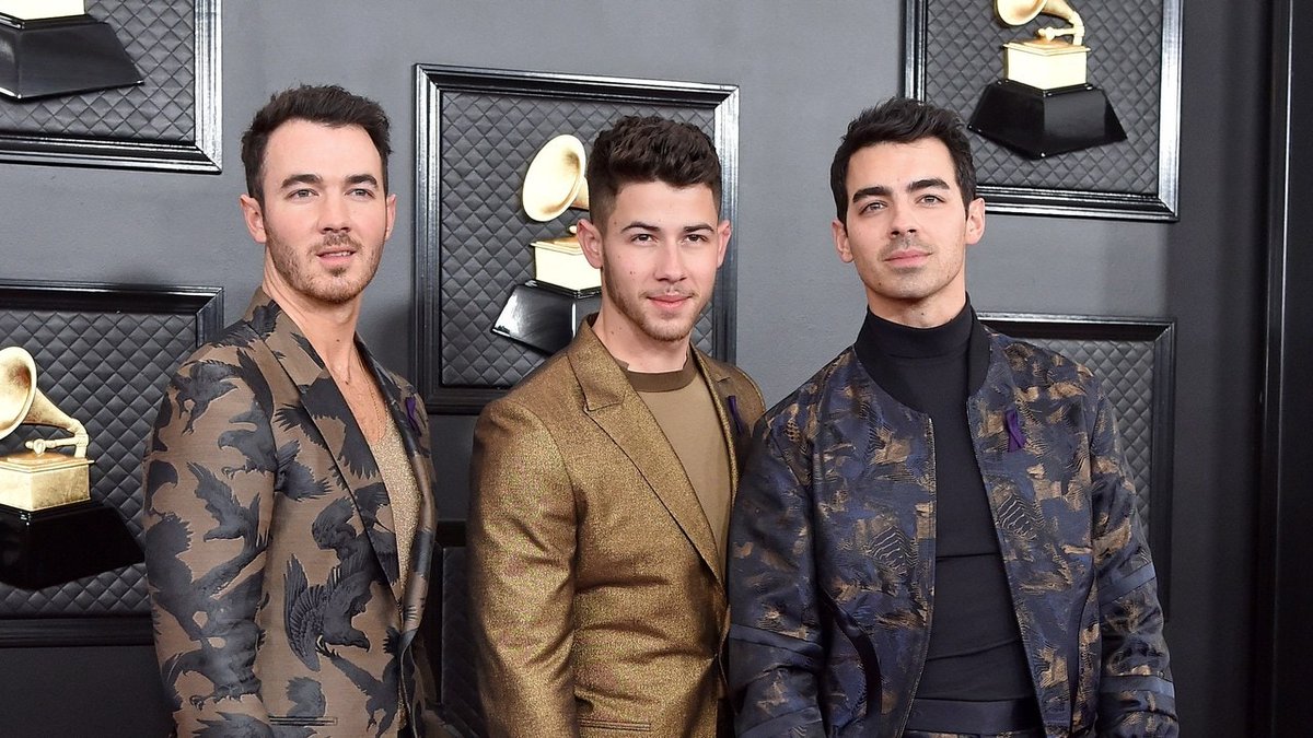 Stylist Avo Yermagyan talks styling the Jonas Brothers for the 2020 #Grammys. vogue.cm/3yVVV3x