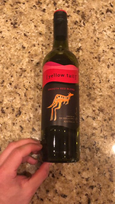 SMH... 27 and still drinking Yellow Tail. #imonlyfancywhensomeoneelseispaying https://t.co/RQnPPnz3q<a href="/tag/imonlyfancywhensomeoneelseispaying"class="tags">#imonlyfancywhensomeoneelseispaying</a>