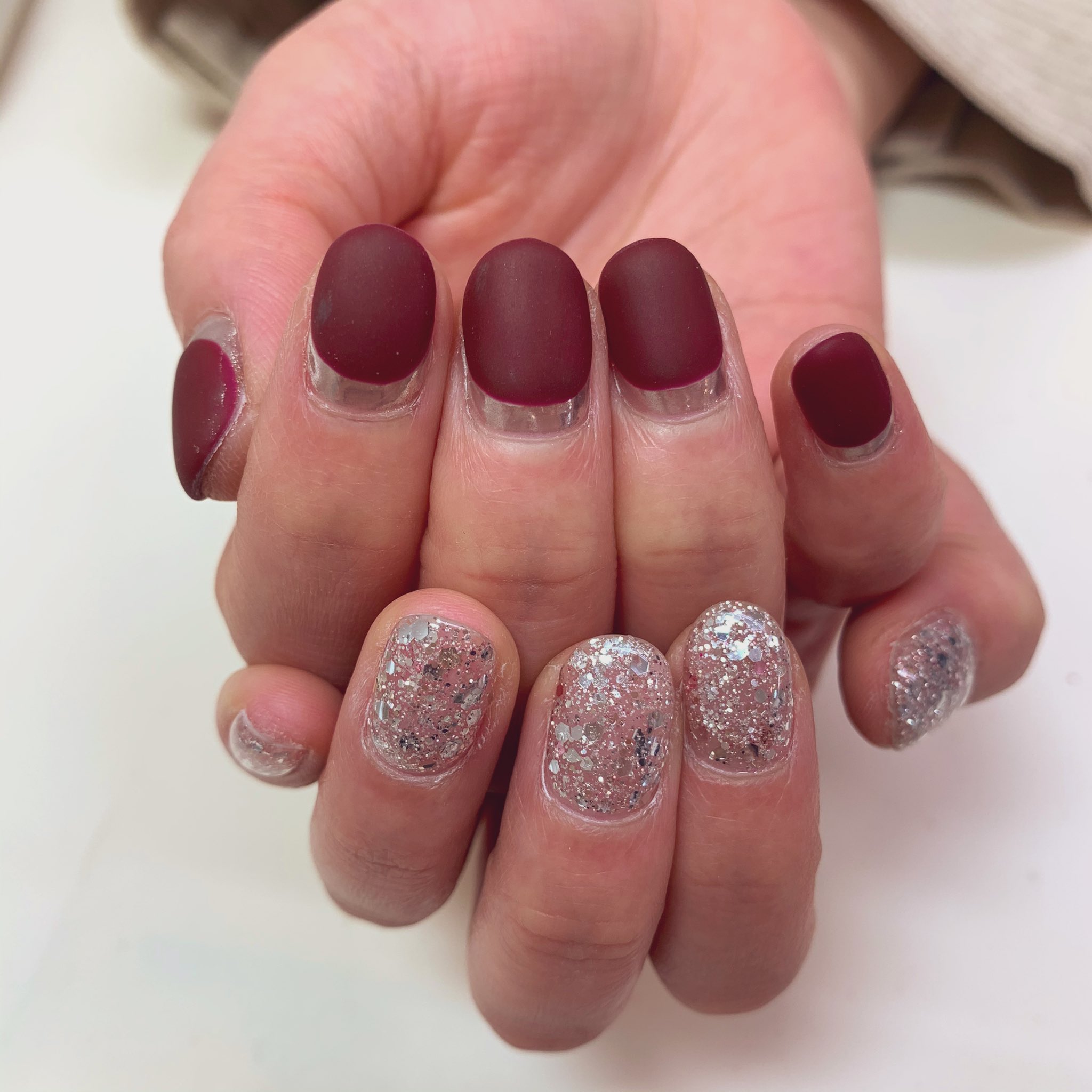 Uzivatel ネイルサロンmarch Na Twitteru こんにちは池袋店坂本です 最近やらせて頂いたデザインになります 華やかな可愛いネイルです 持ち込みパーツなども使えます March池袋